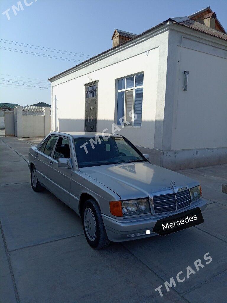 Mercedes-Benz 190E 1990 - 30 000 TMT - Balkanabat - img 3