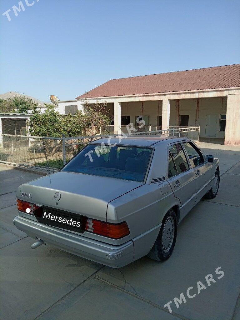 Mercedes-Benz 190E 1990 - 30 000 TMT - Balkanabat - img 4