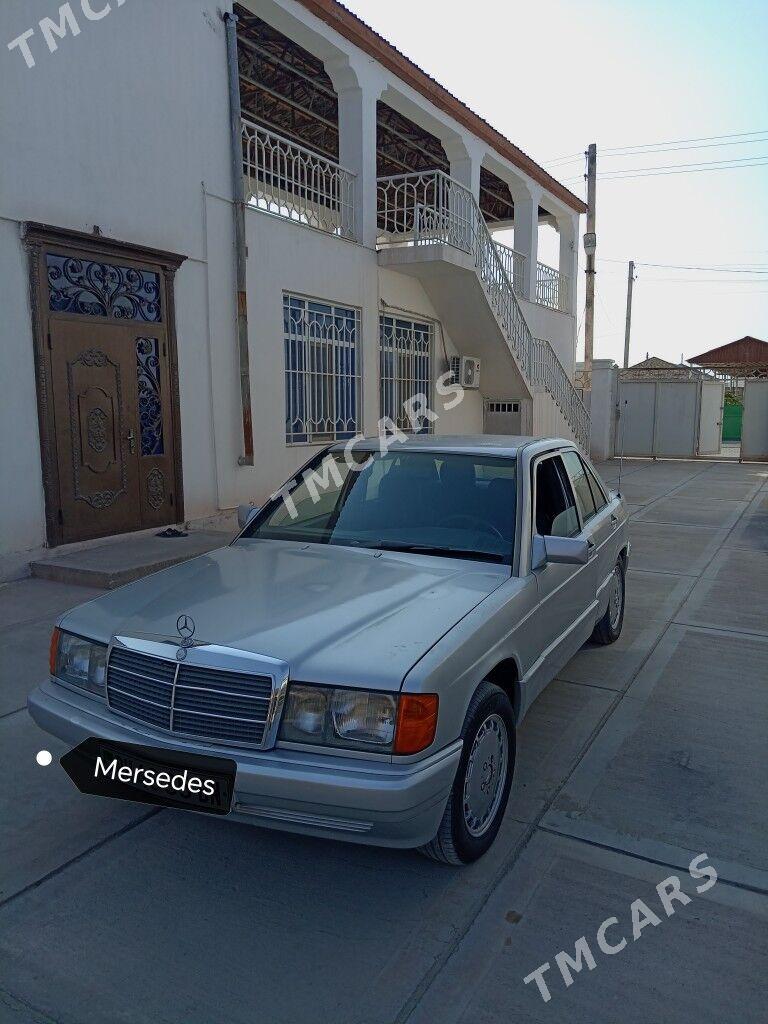 Mercedes-Benz 190E 1990 - 30 000 TMT - Balkanabat - img 6