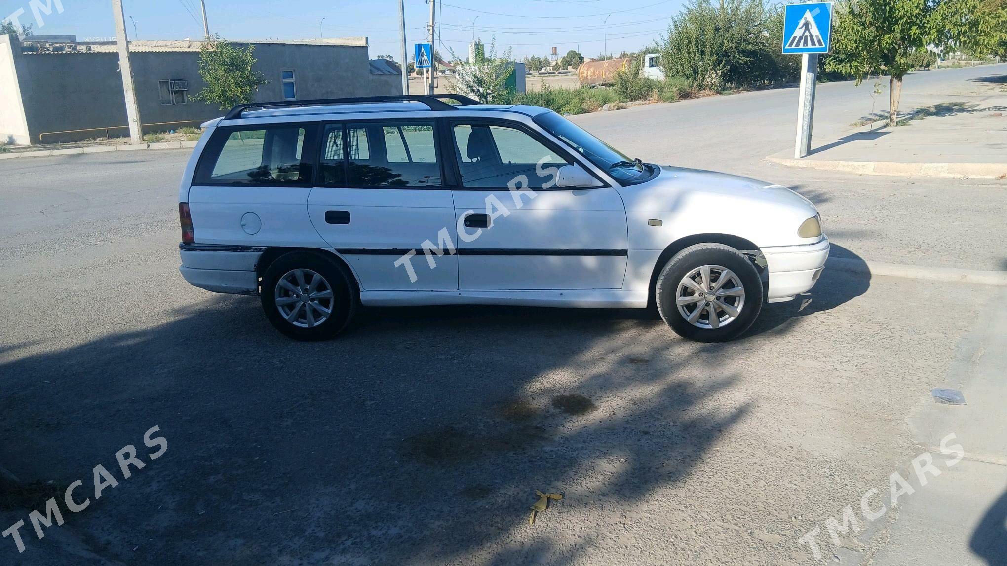 Opel Astra 1995 - 40 000 TMT - Bäherden - img 3