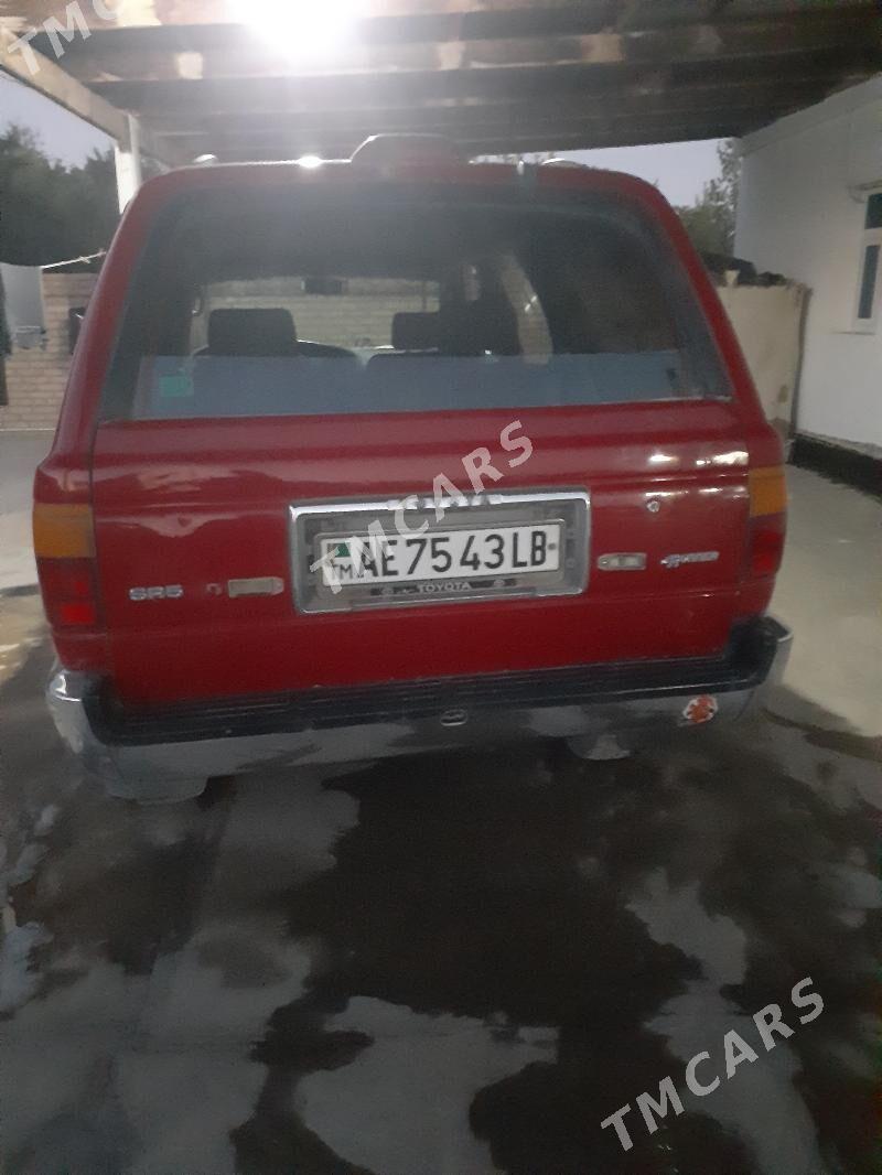 Toyota 4Runner 1995 - 70 000 TMT - Saýat - img 2