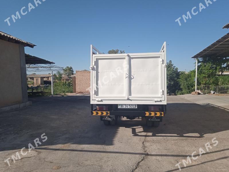 Mitsubishi Canter 2002 - 220 000 TMT - Саят - img 3