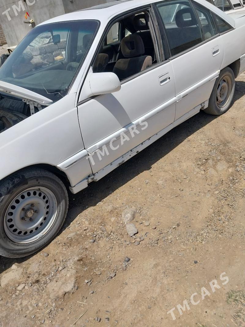 Opel Omega 1988 - 10 000 TMT - Яшлык - img 3