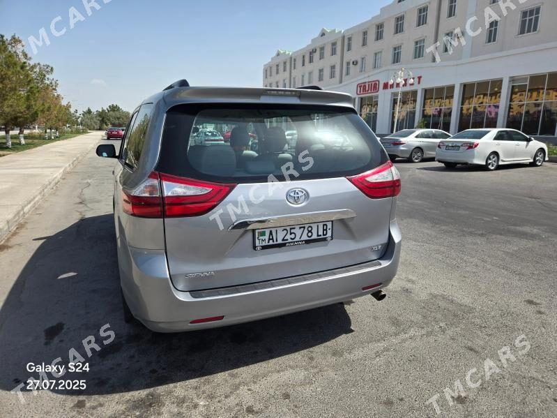 Toyota Sienna 2018 - 400 000 TMT - Farap - img 5