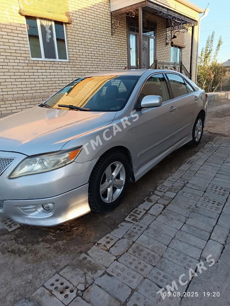 Toyota Camry 2011 - 140 000 TMT - Мары - img 1