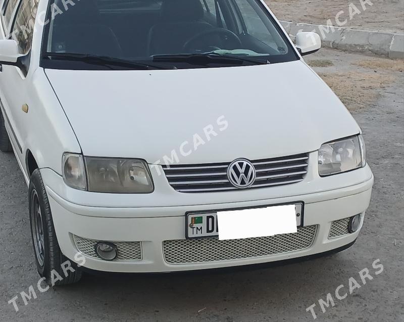 Volkswagen Polo 2001 - 35 000 TMT - Гёкдепе - img 2