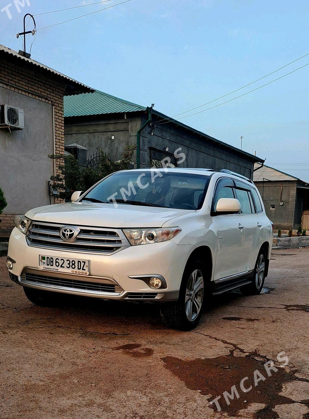 Toyota Highlander 2012 - 330 000 TMT - Дашогуз - img 4