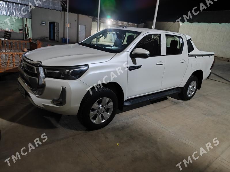 Toyota Hilux 2023 - 610 000 TMT - Серахс - img 8