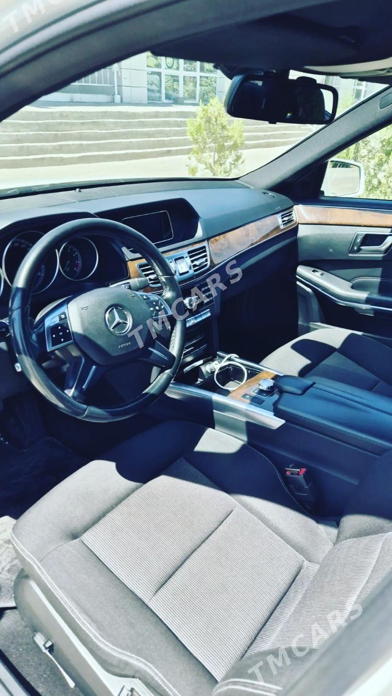 Mercedes-Benz E300 2014 - 440 000 TMT - Бузмеин - img 5