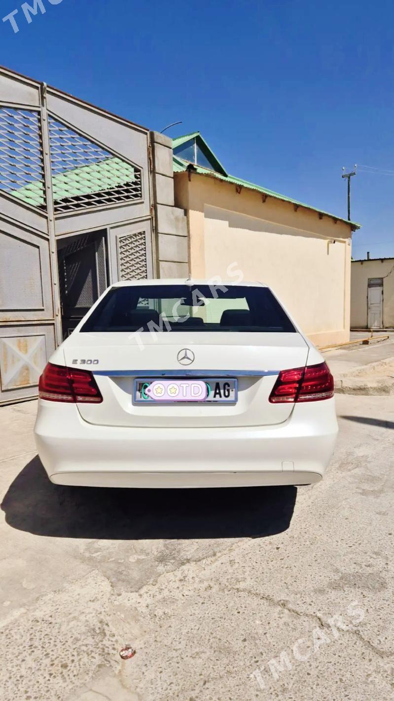 Mercedes-Benz E300 2014 - 440 000 TMT - Бузмеин - img 3