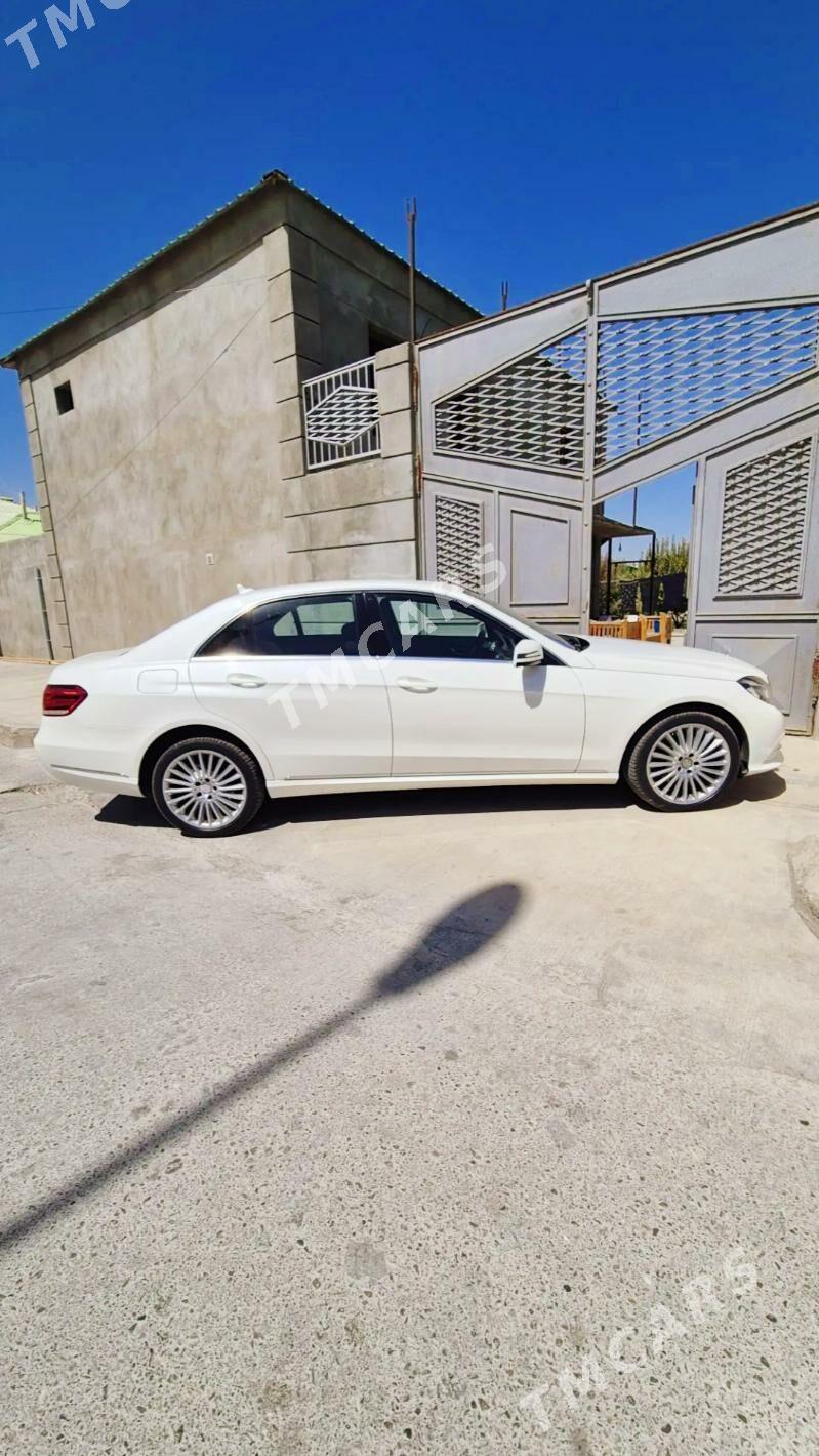 Mercedes-Benz E300 2014 - 440 000 TMT - Бузмеин - img 6