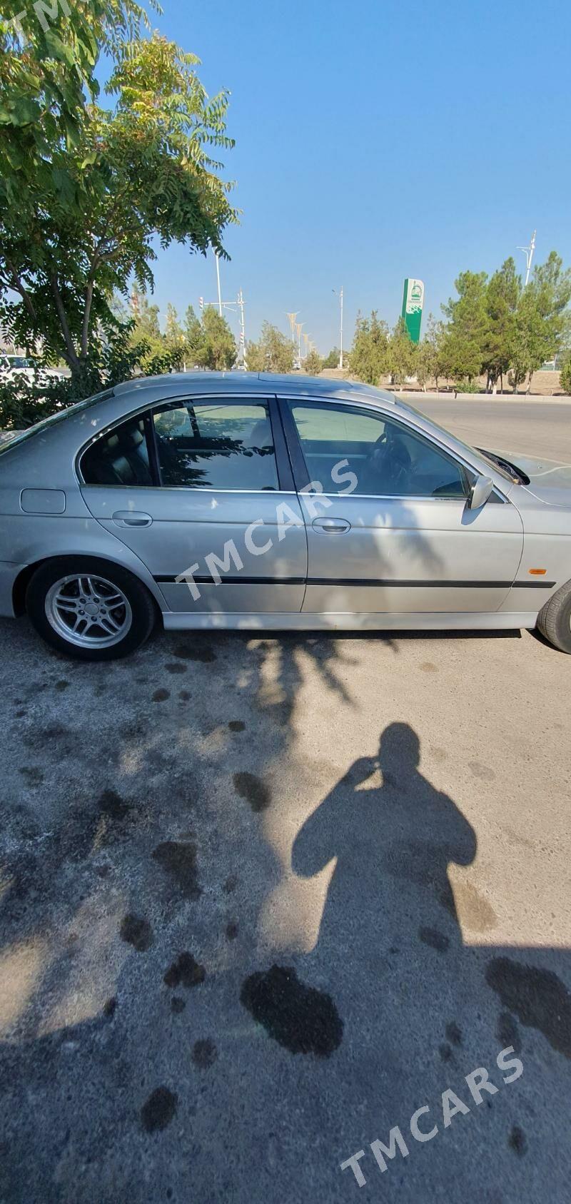 BMW E39 2002 - 100 000 TMT - Aşgabat - img 6
