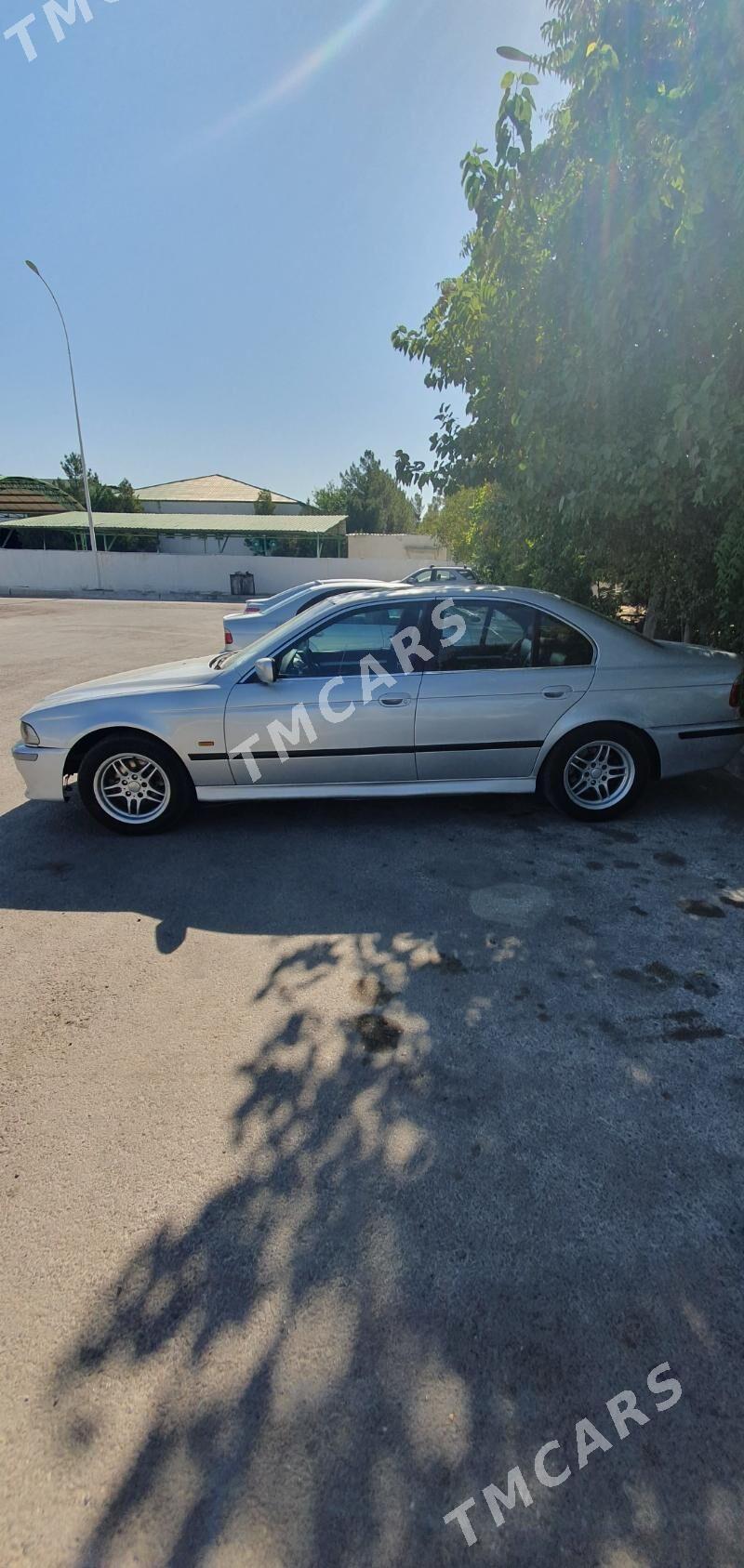 BMW E39 2002 - 100 000 TMT - Aşgabat - img 4