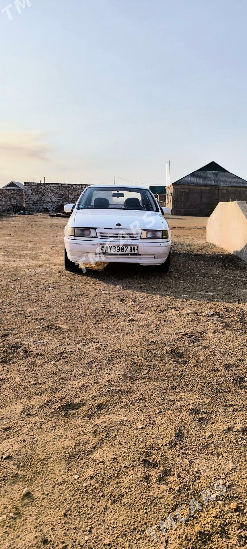 Opel Vectra 1990 - 33 000 TMT - Türkmenbaşy - img 2