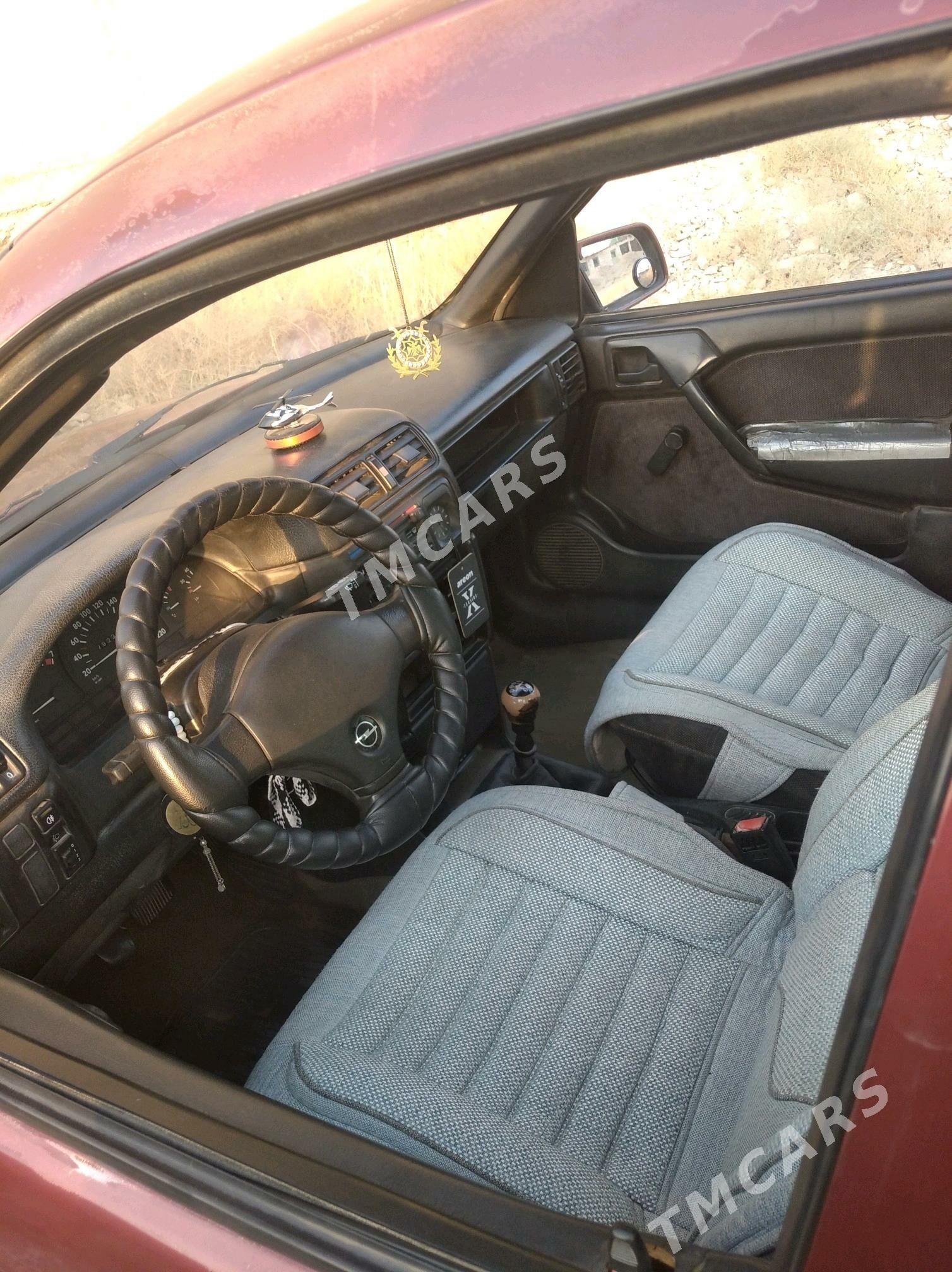 Opel Vectra 1992 - 30 000 TMT - Balkanabat - img 4