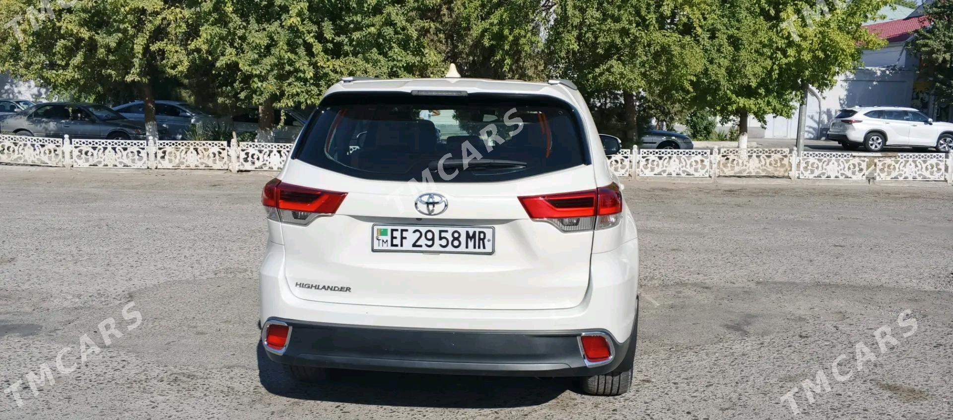 Toyota Highlander 2019 - 400 000 TMT - Sakarçäge - img 3