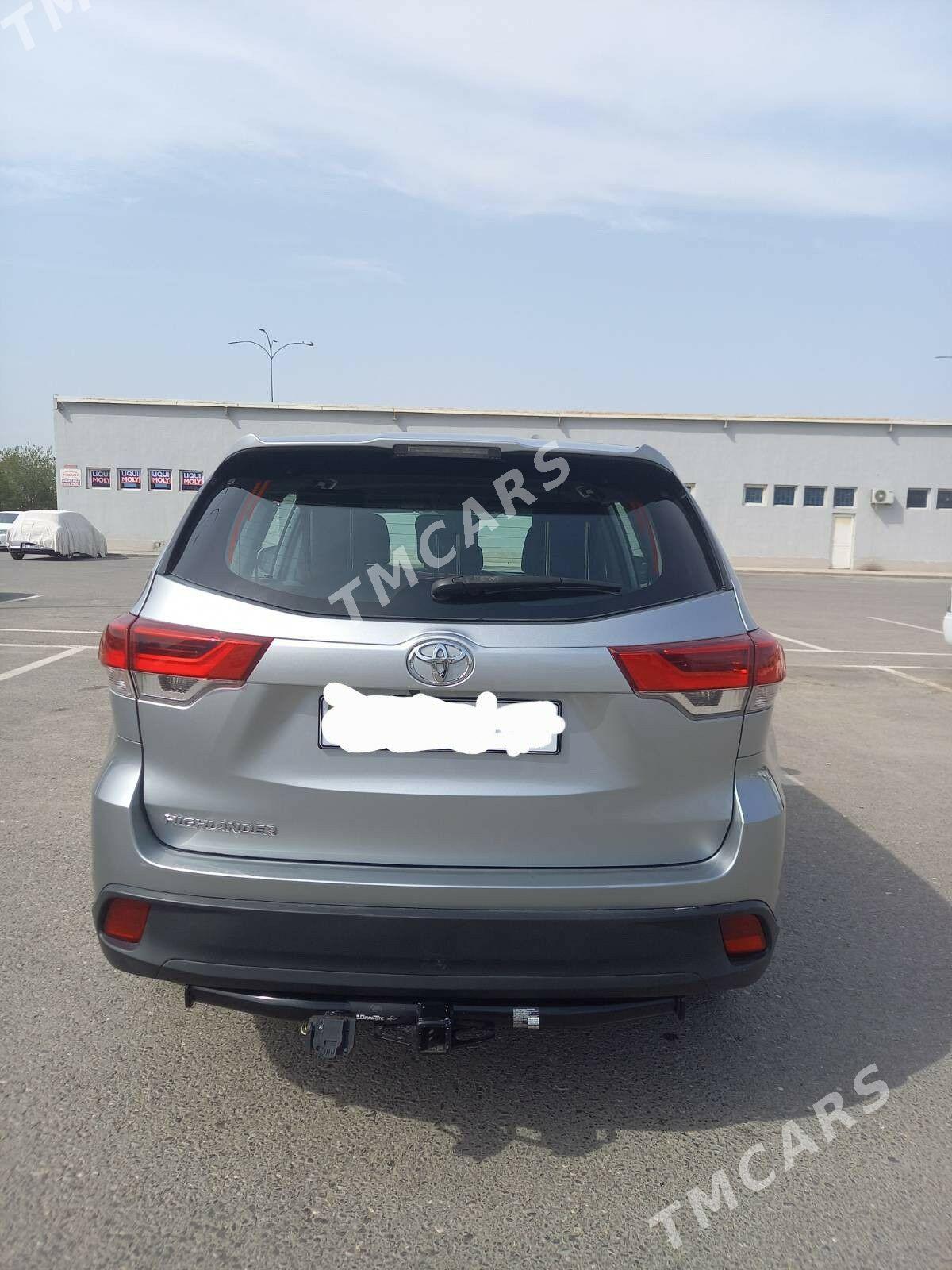 Toyota Highlander 2019 - 450 000 TMT - Aşgabat - img 3