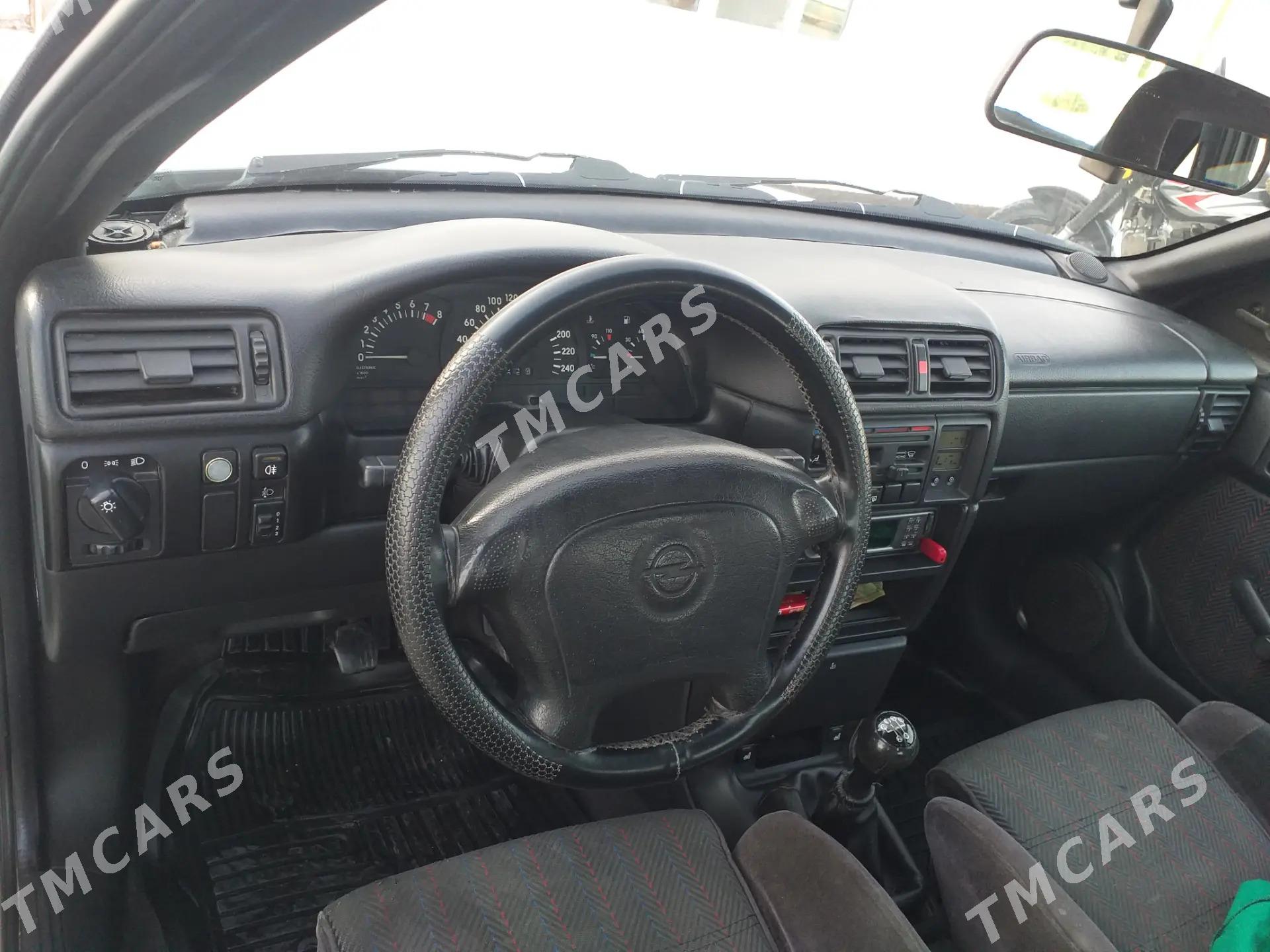 Opel Vectra 1995 - 50 000 TMT - Бахарден - img 2