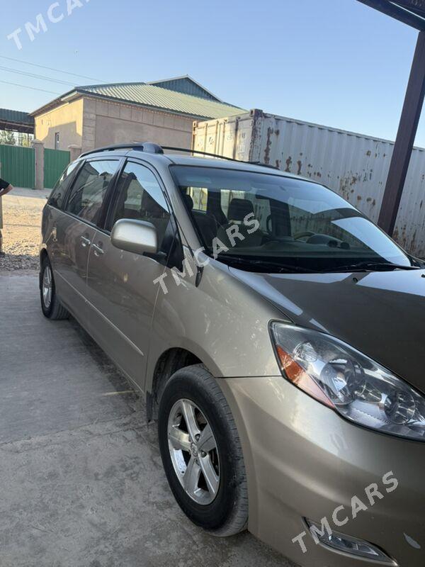 Toyota Sienna 2008 - 250 000 TMT - Şabat etr. - img 5
