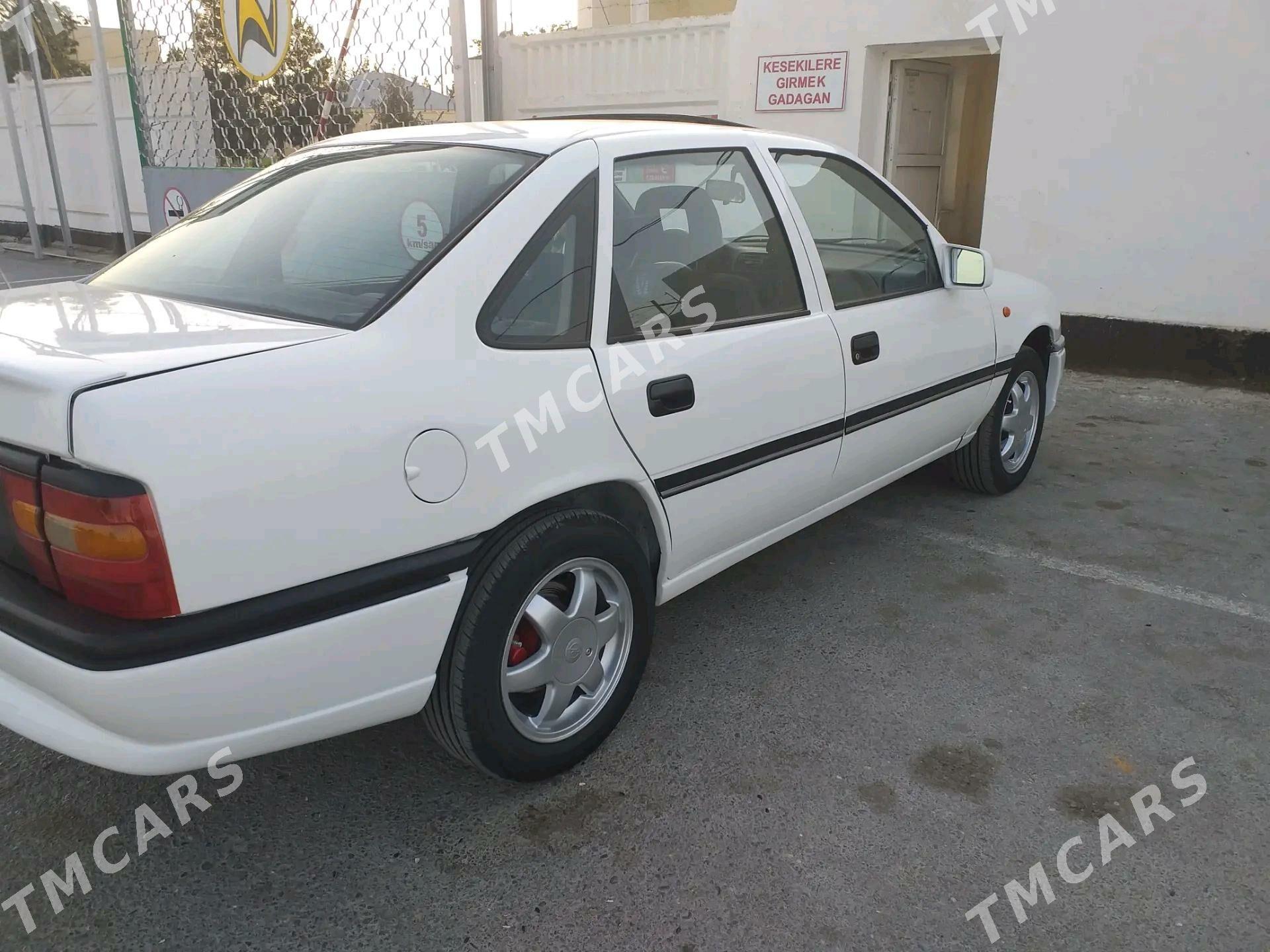 Opel Vectra 1995 - 50 000 TMT - Бахарден - img 5