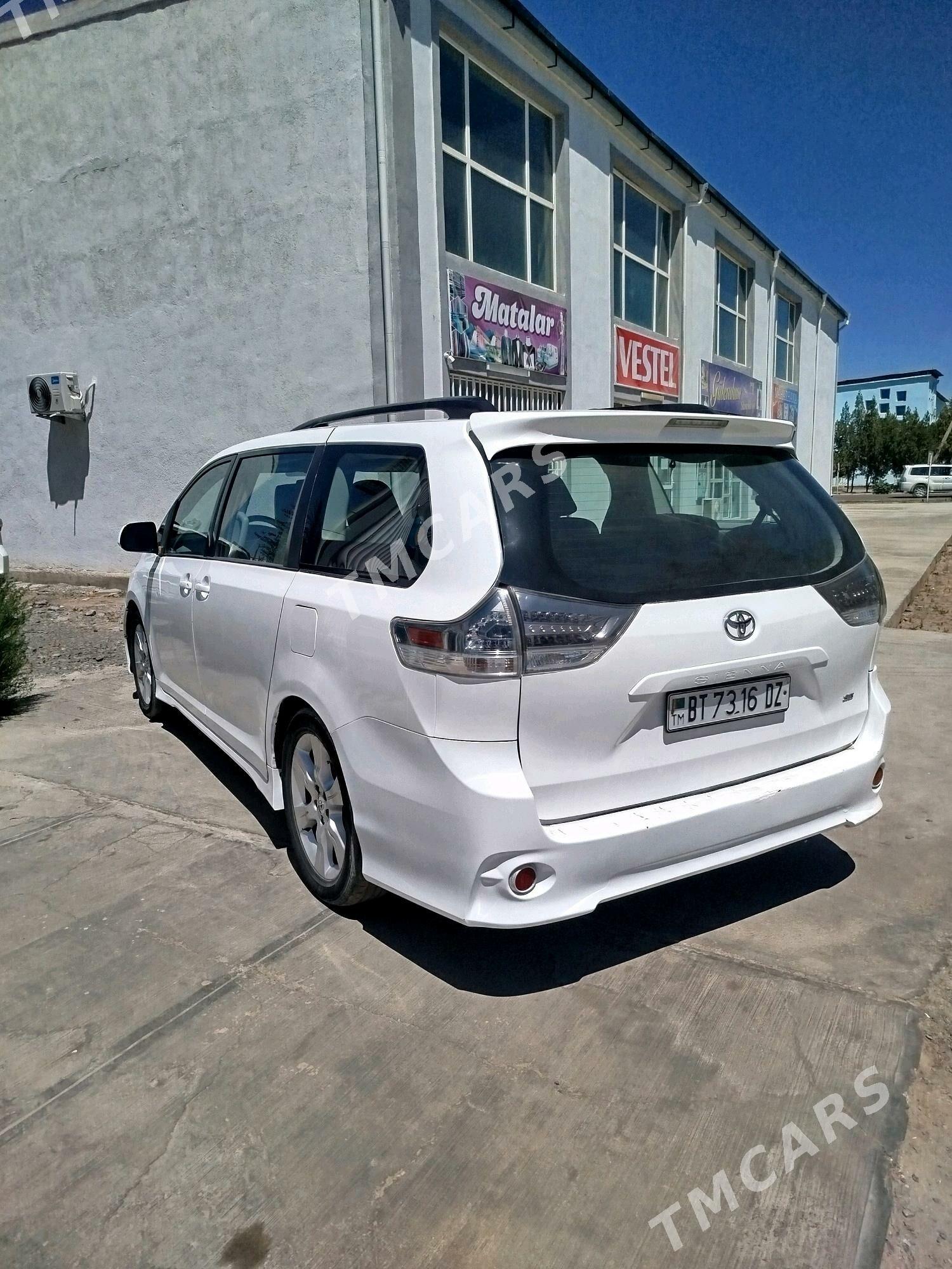 Toyota Sienna 2010 - 280 000 TMT - Görogly (Tagta) - img 2