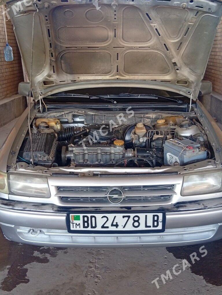 Opel Astra 1992 - 40 000 TMT - Farap - img 2