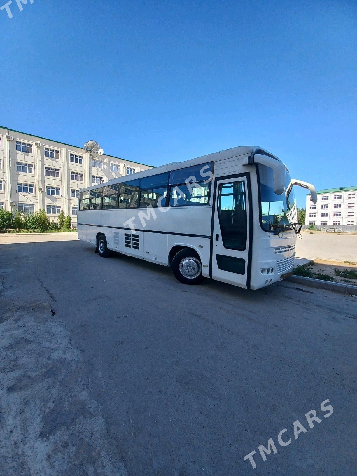 YTO 1104 2004 - 220 000 TMT - Bedew - img 5