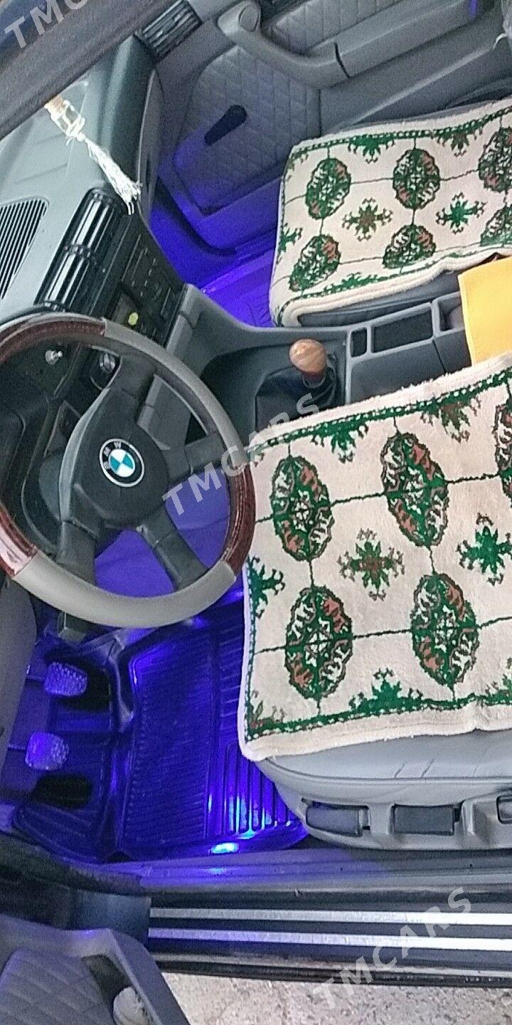 BMW 520 1990 - 55 000 TMT - Мургап - img 9