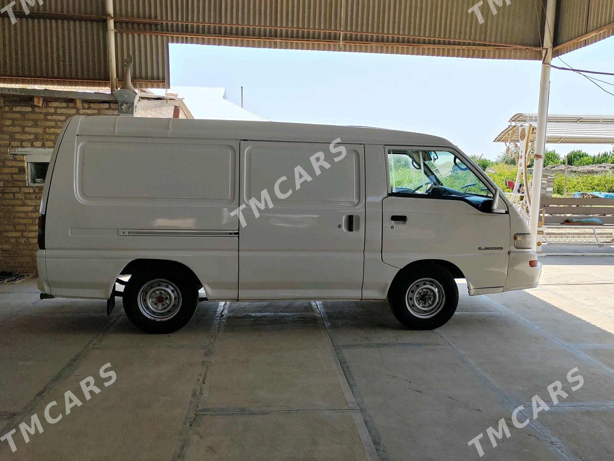 Toyota Hiace 2008 - 76 000 TMT - Murgap - img 10