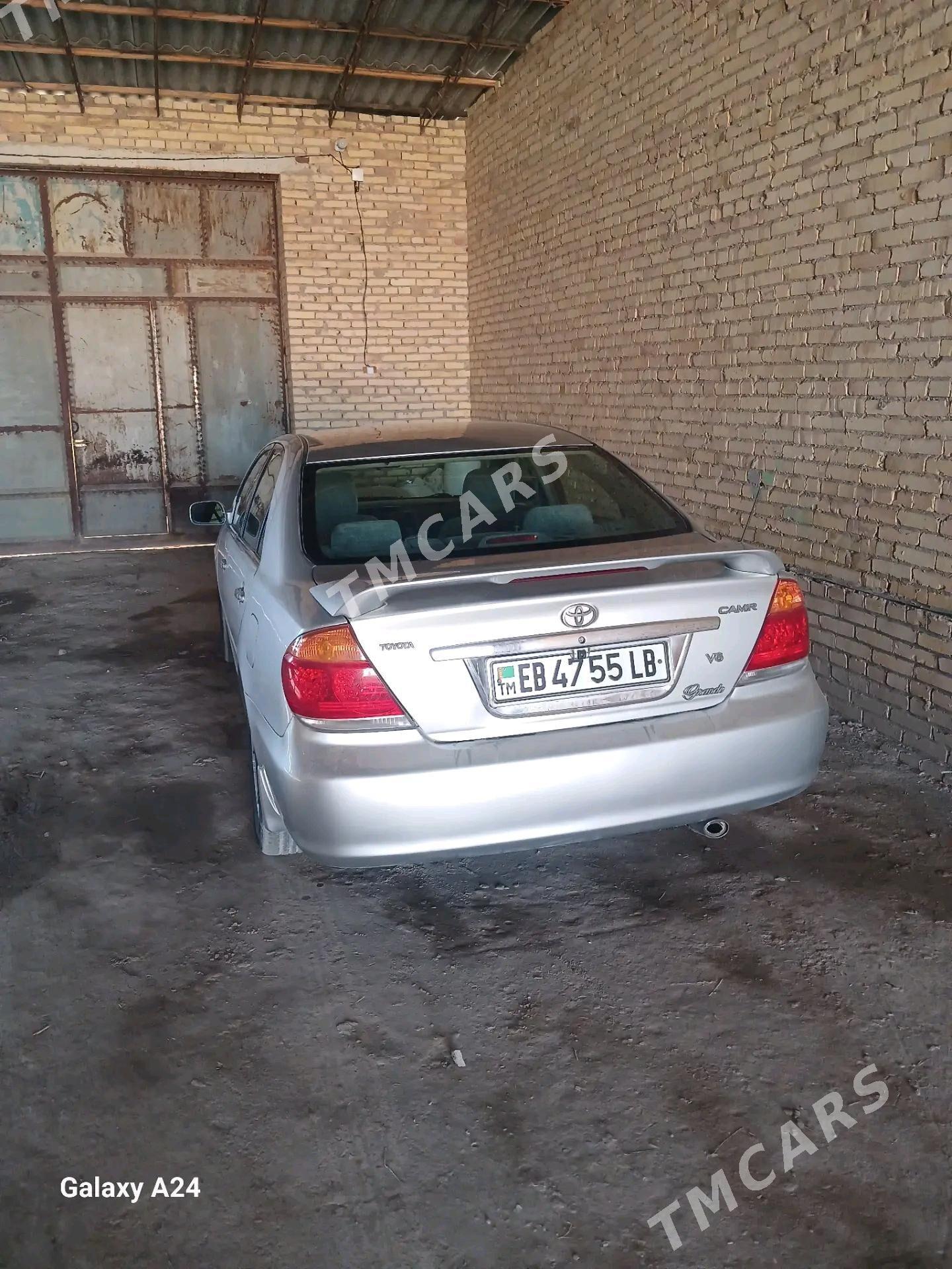 Toyota Camry 2004 - 155 000 TMT - Халач - img 3