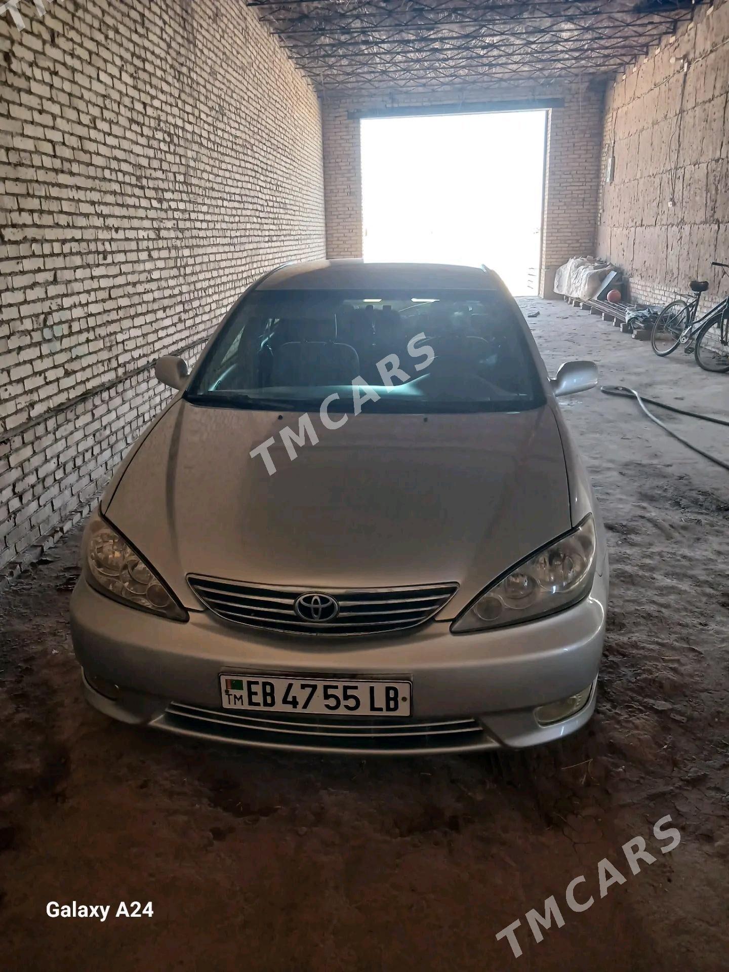 Toyota Camry 2004 - 155 000 TMT - Халач - img 4
