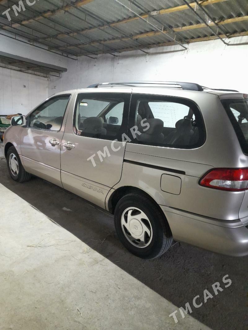 Toyota Sienna 2002 - 185 000 TMT - Türkmenabat - img 5