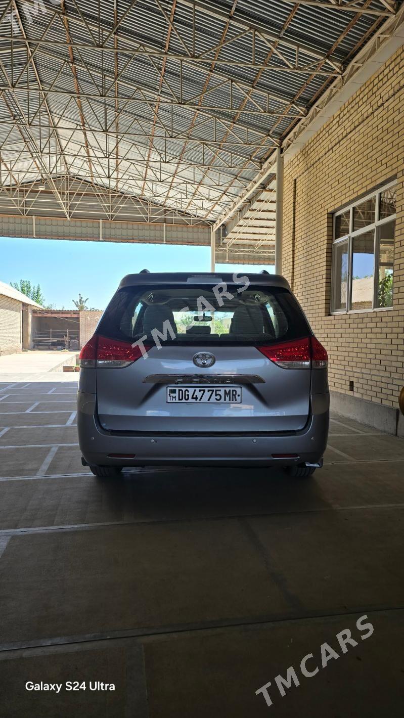 Toyota Sienna 2011 - 270 000 TMT - Mary - img 4