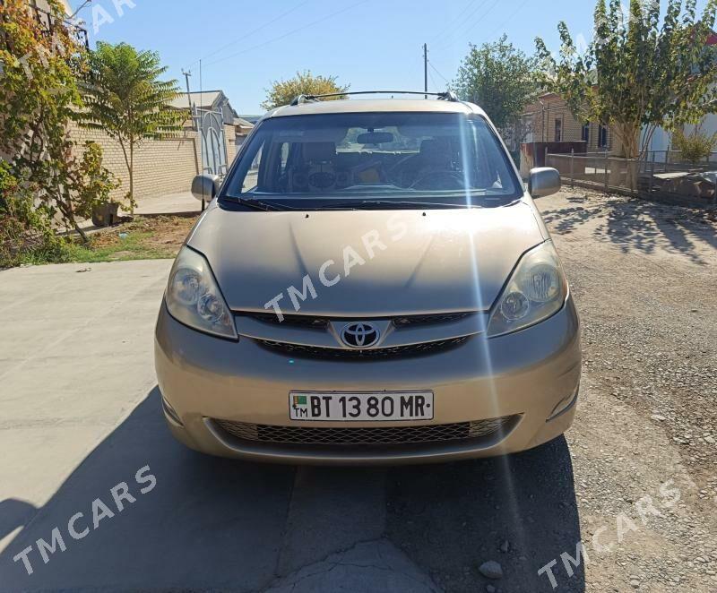 Toyota Sienna 2007 - 190 000 TMT - Мары - img 3