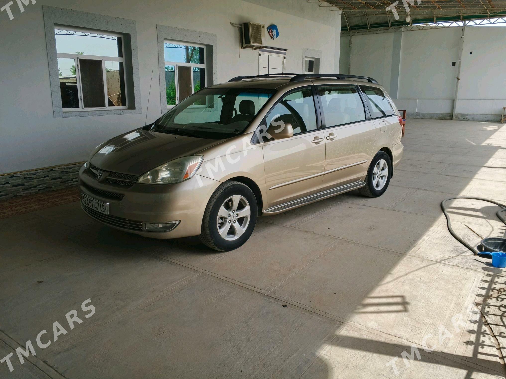 Toyota Sienna 2005 - 240 000 TMT - Halaç - img 4