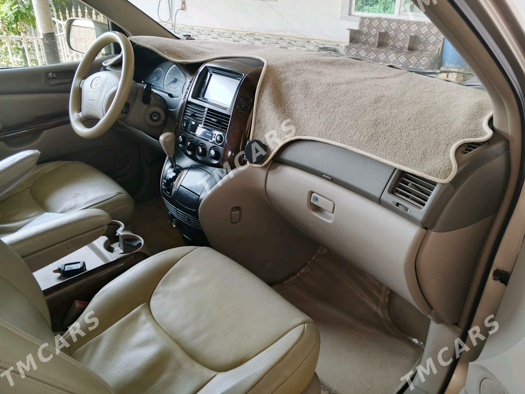 Toyota Sienna 2005 - 240 000 TMT - Halaç - img 2