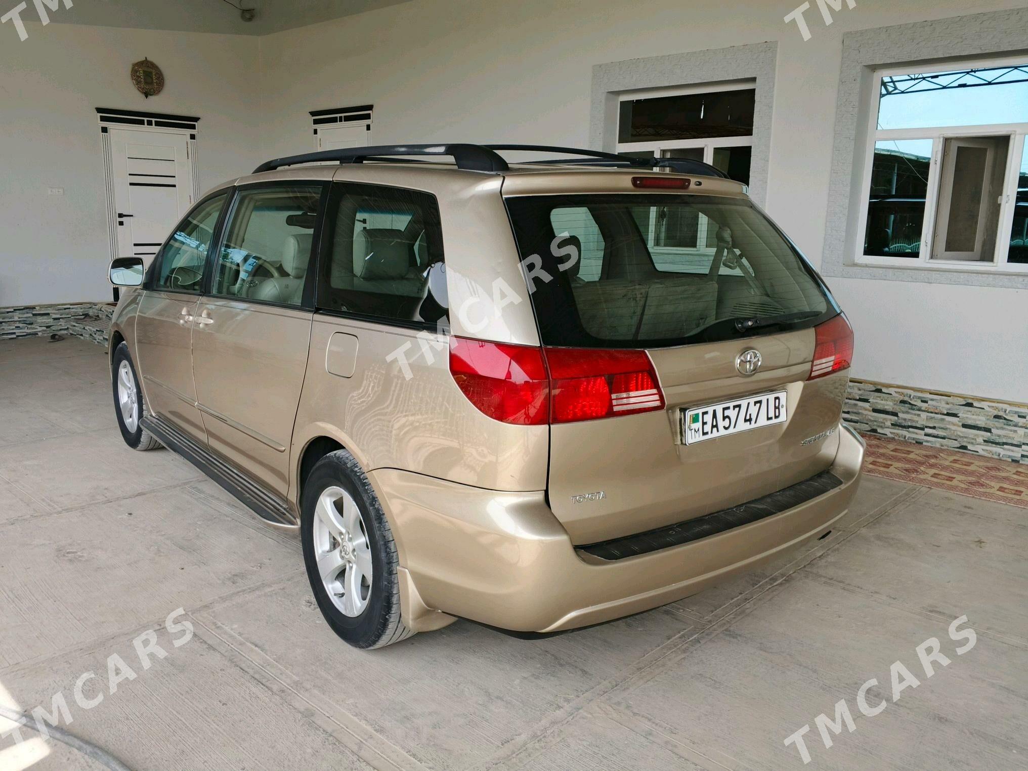 Toyota Sienna 2005 - 240 000 TMT - Halaç - img 5