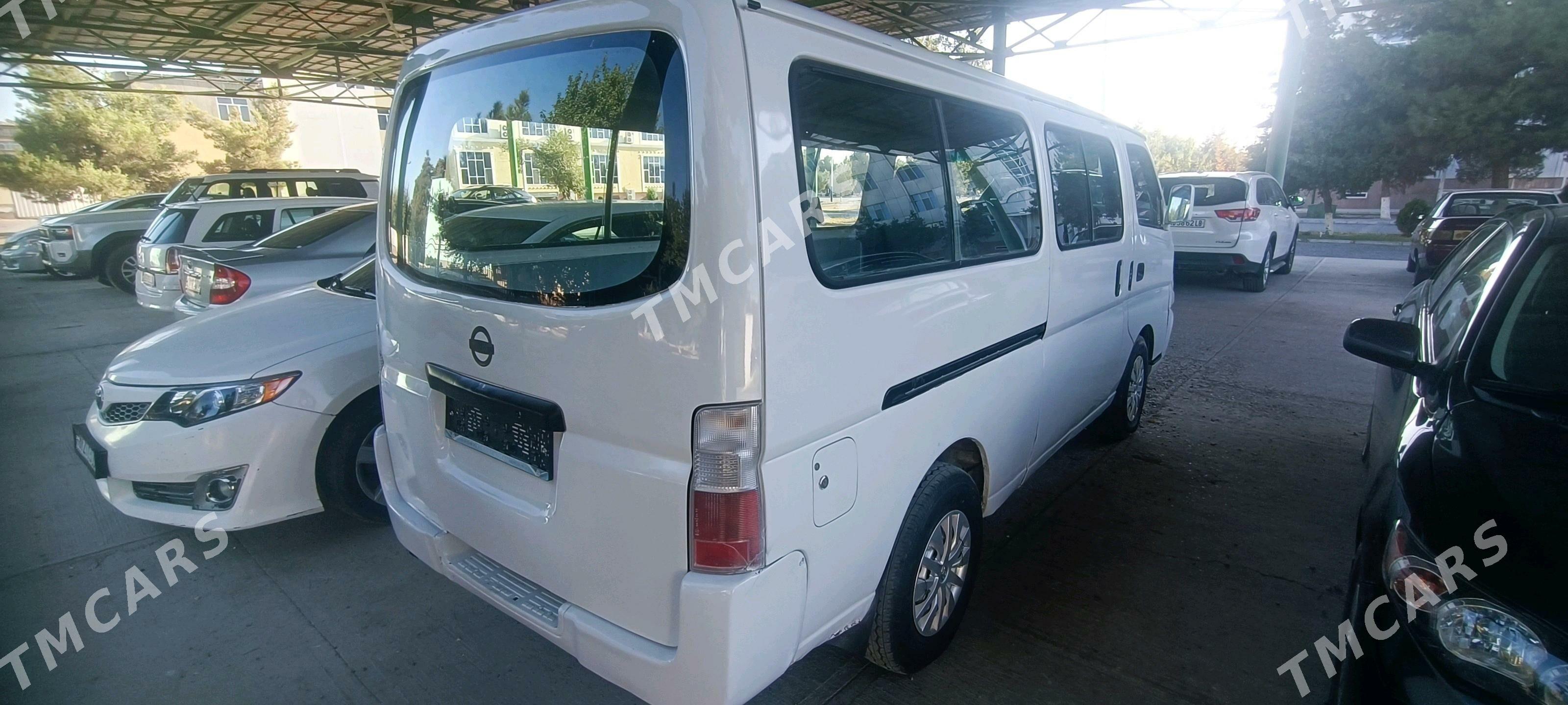 Nissan Urvan 2003 - 114 000 TMT - Туркменабат - img 5