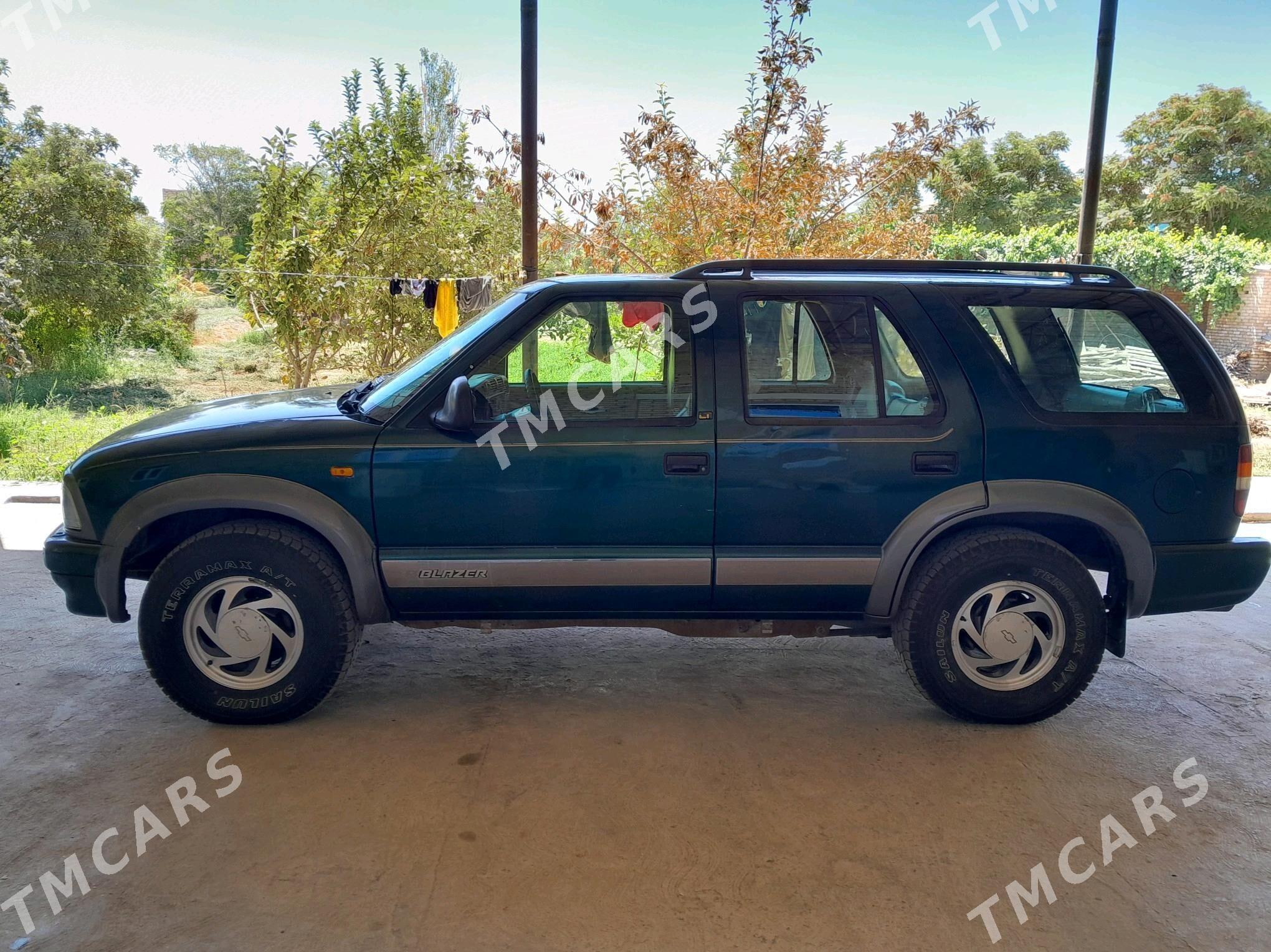 Chevrolet Blazer 2000 - 56 000 TMT - Чарджоу - img 4