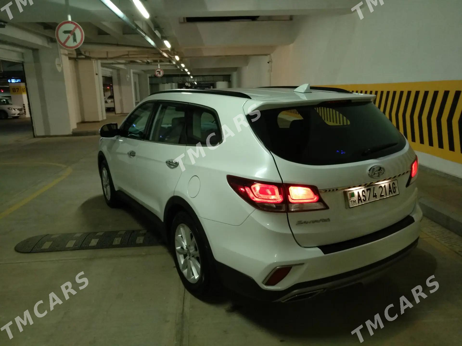 Hyundai Santa Fe 2017 - 300 000 TMT - Ким район - img 3