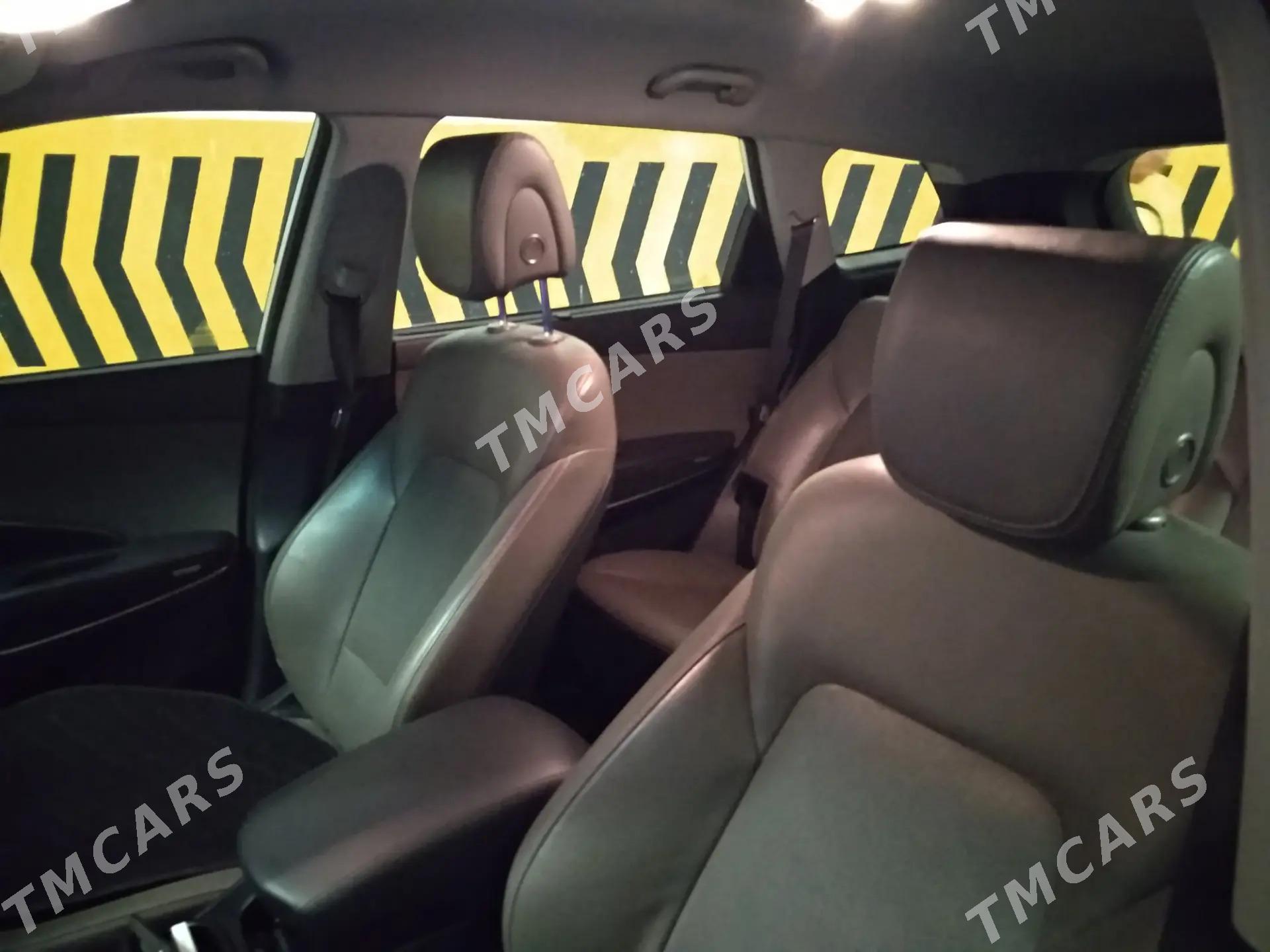 Hyundai Santa Fe 2017 - 300 000 TMT - Ким район - img 7