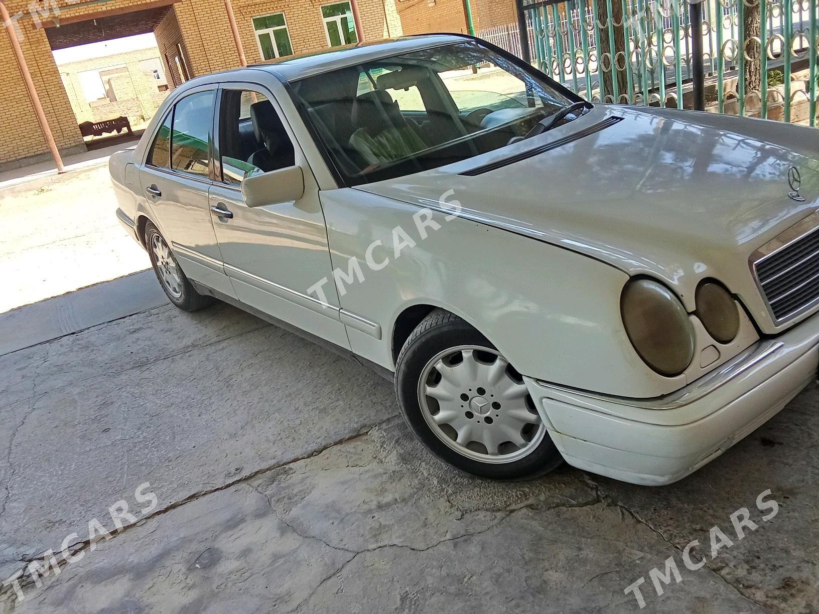 Mercedes-Benz E320 1997 - 59 999 TMT - Чарджоу - img 5