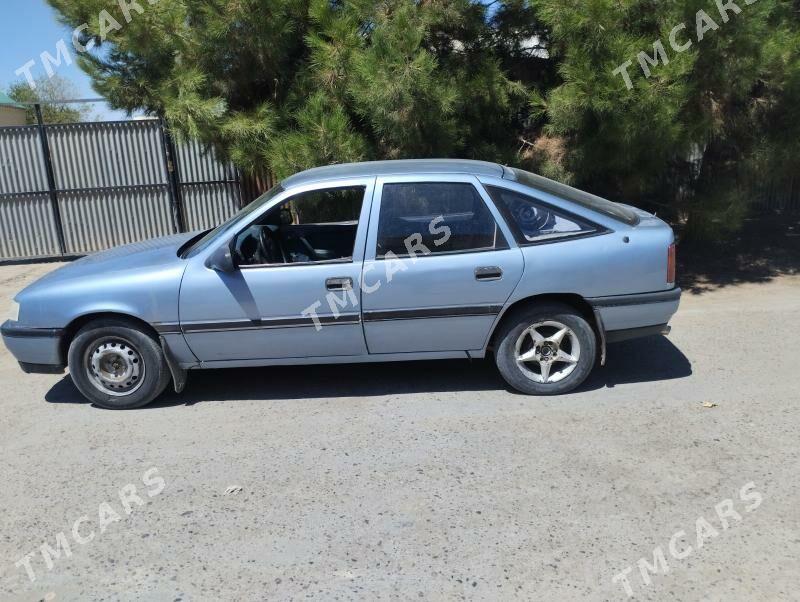 Opel Vectra 1989 - 24 000 TMT - Фарап - img 3