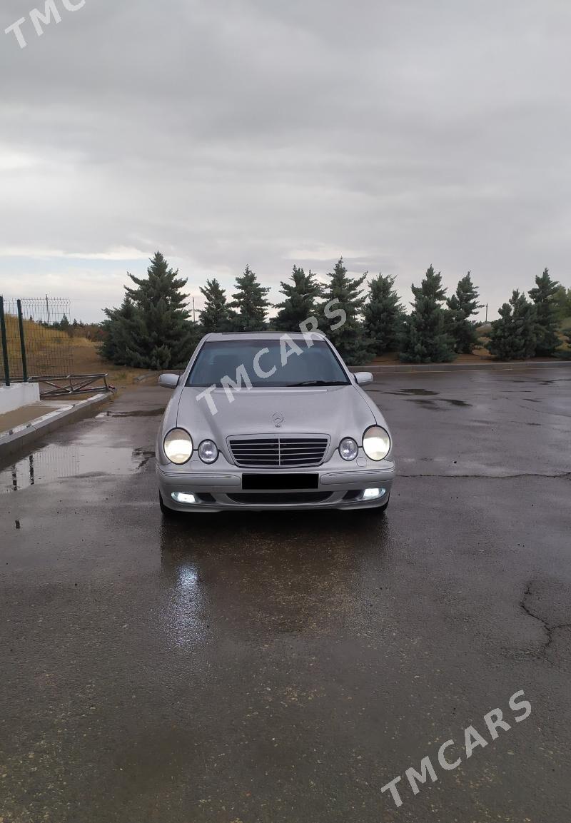 Mercedes-Benz E320 2000 - 120 000 TMT - Балканабат - img 2