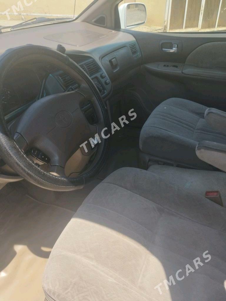 Toyota Sienna 1999 - 148 000 TMT - Gyzylarbat - img 4