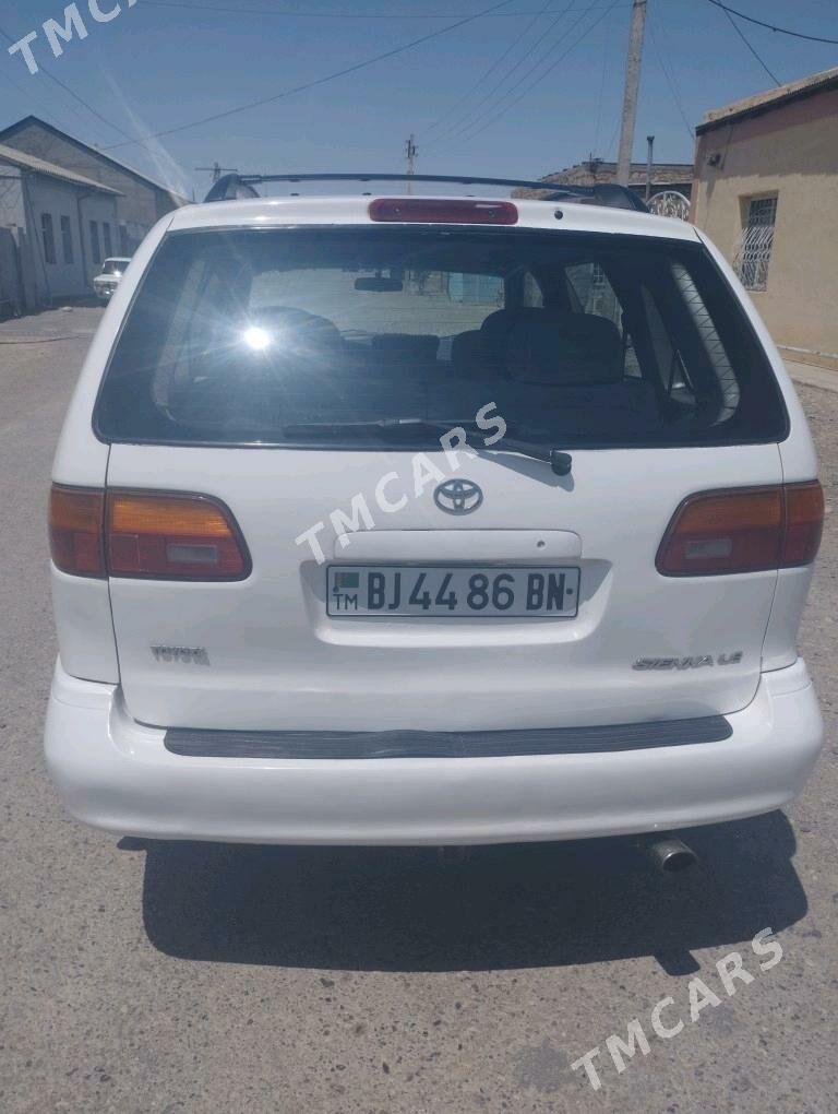 Toyota Sienna 1999 - 148 000 TMT - Gyzylarbat - img 2