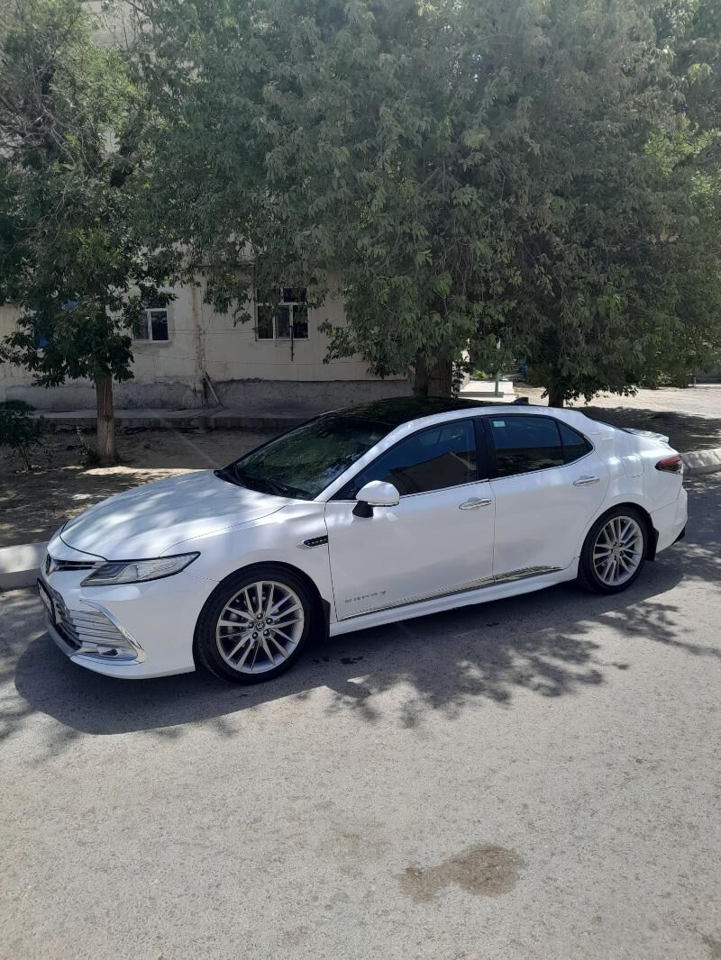 Toyota Camry 2021 - 240 000 TMT - 9 мкр - img 2