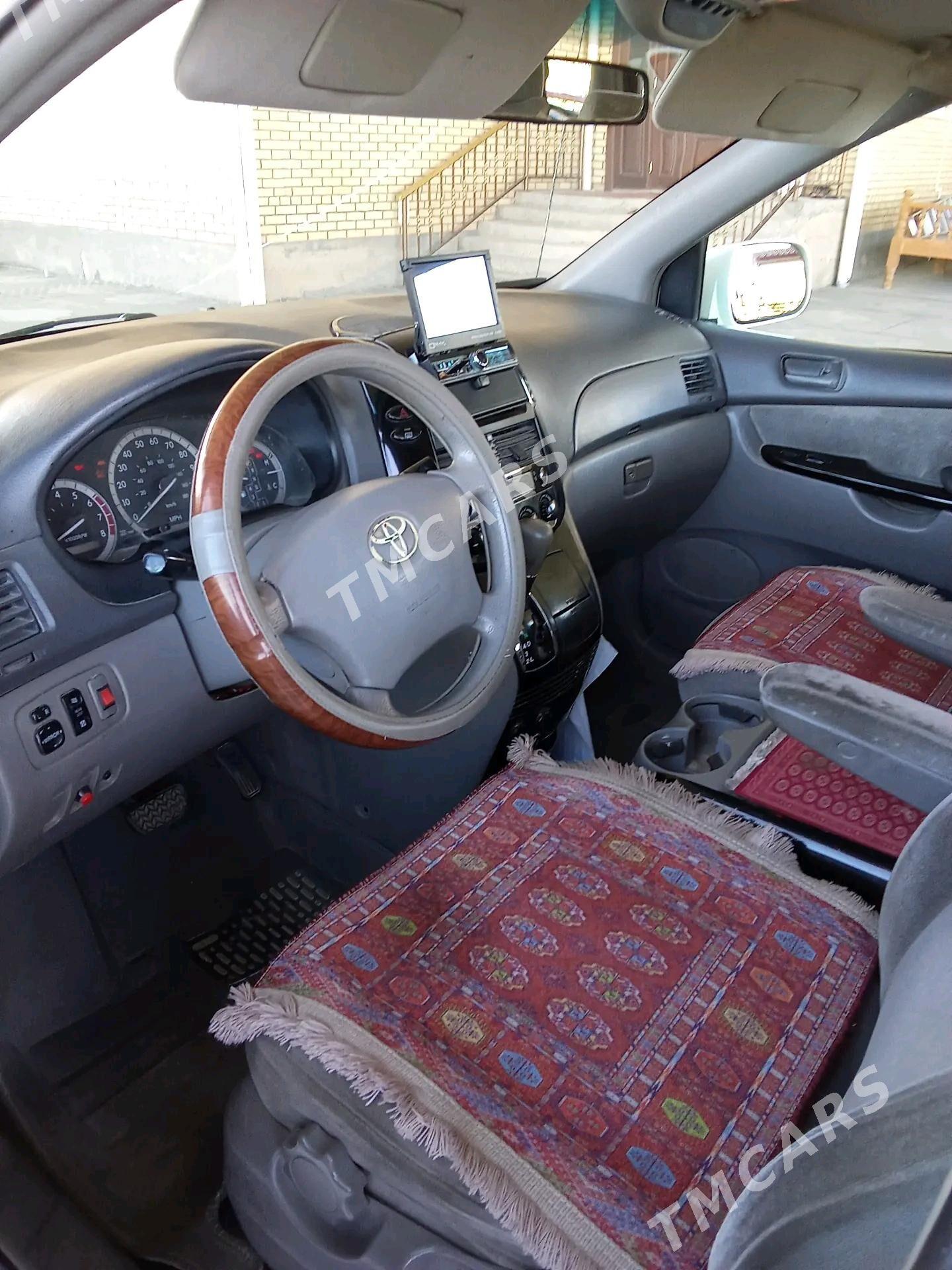 Toyota Sienna 2004 - 180 000 TMT - Шатлык - img 5