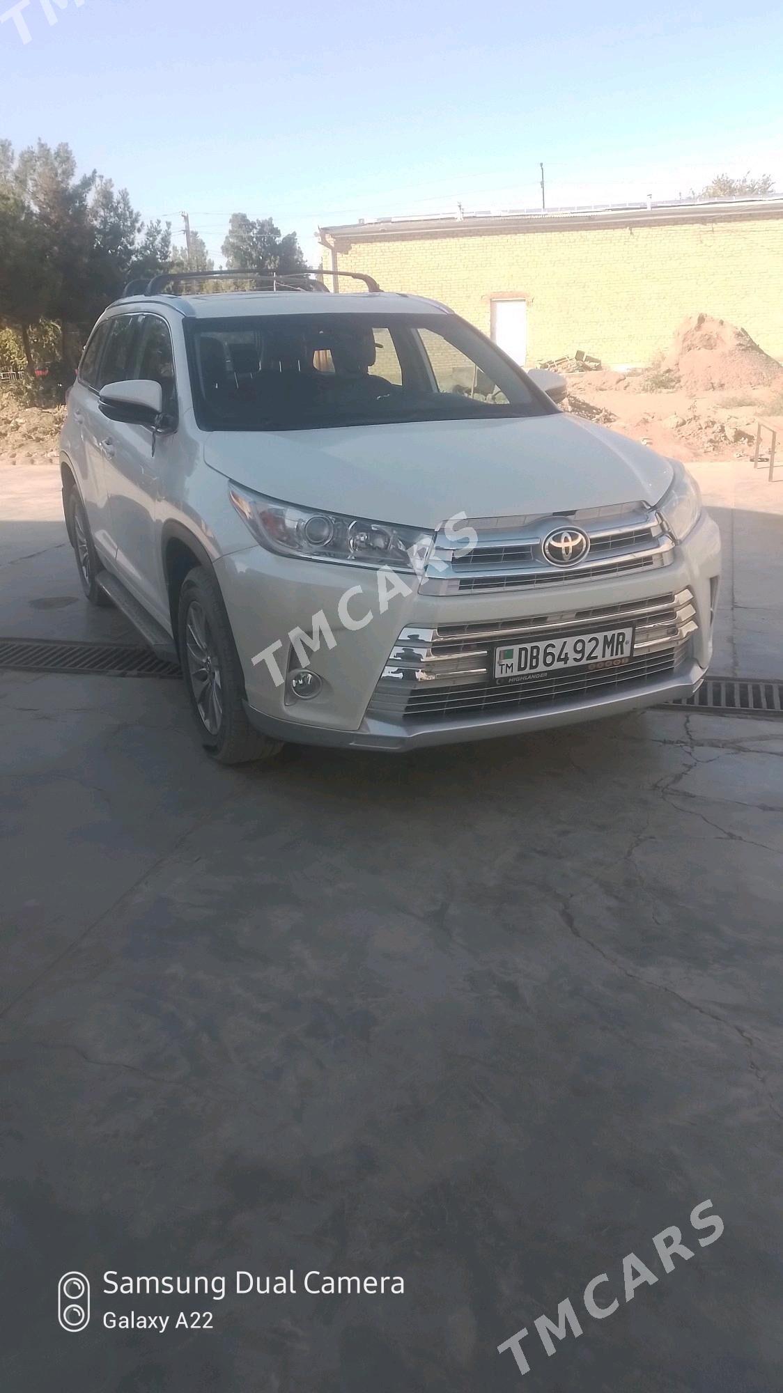 Toyota Highlander 2018 - 360 000 TMT - Мары - img 3