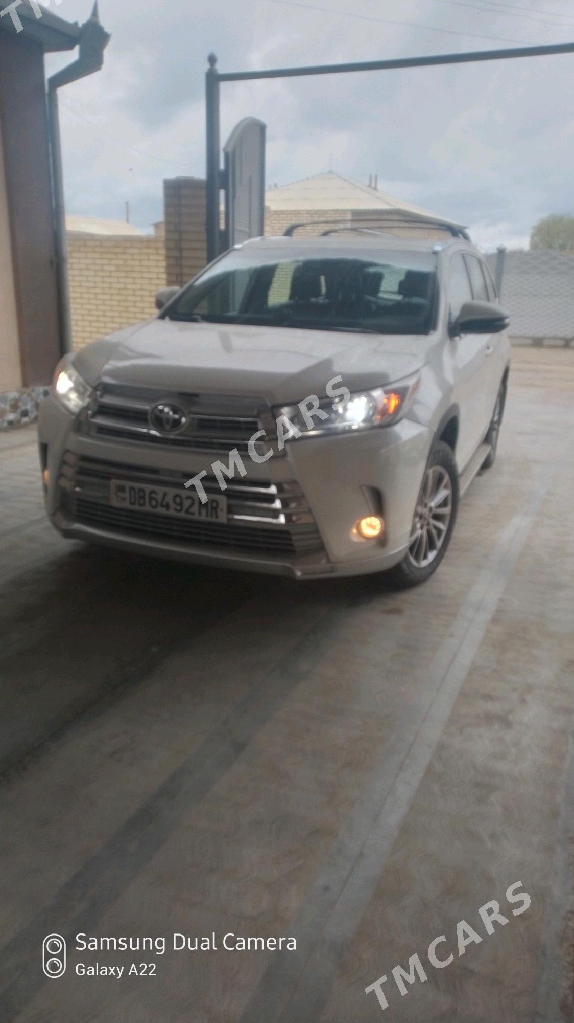 Toyota Highlander 2018 - 360 000 TMT - Мары - img 4